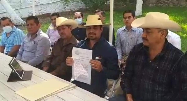 Los productores mostraron el documento enviado a los gobiernos en busca de apoyos.