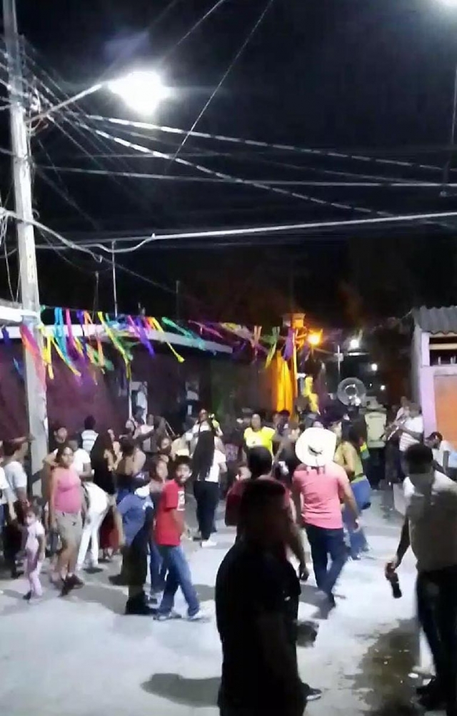 En las últimas semanas, Tlaltizapán ha tenido un repunte de casos de covid. Este sábado, se realizó una fiesta de carnaval en Ticumán, que fue severamente criticado por la población, que pidió la intervención de las autoridades para evitar este tipo de actividades. 