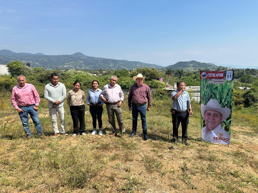 Inicia Sergio Omar Livera Chavarría construcción de aula en telesecundaria de Totolapan