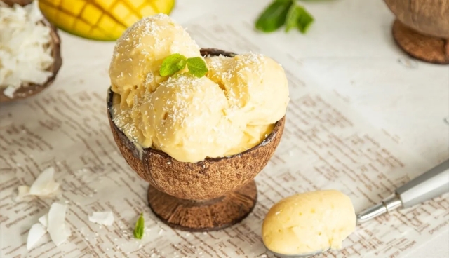 Disfruta del calor con un delicioso helado cremoso de mango