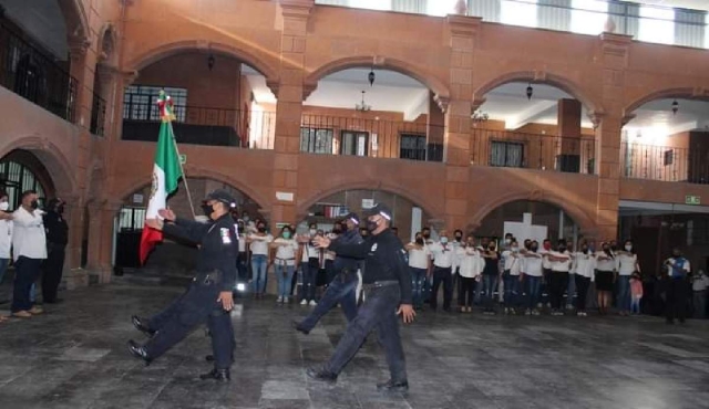 En Miacatlán la ceremonia cívica se realizó en el palacio municipal.