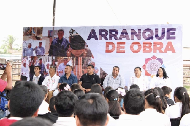 Integrantes del Cabildo estuvieron en el inicio de obra.