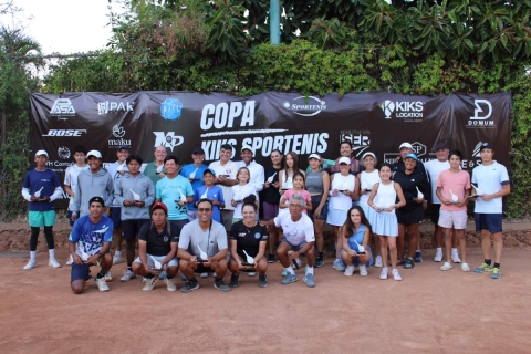 Los ganadores de las diferentes categorías recibieron sus trofeos en la Villa Internacional de Tenis. 