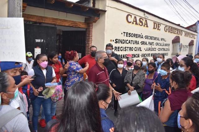 La protesta fue realizada frente a la Casa de Gobierno.