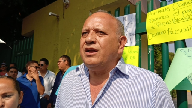 Acude líder sindical del SNTE a la protesta en IEBEM