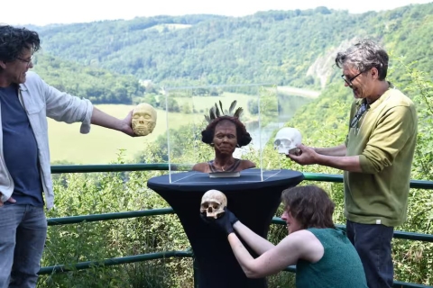 El equipo se alió con los artistas gemelos holandeses Kennis &amp; Kennis para lograr la reconstrucción realista, en tres dimensiones, del rostro de la mujer.