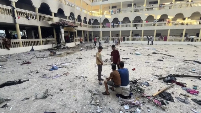 Bombardeo israelí contra una escuela en Gaza deja más de 100 muertos