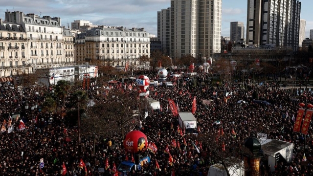 Trabajadores en Francia rechazan la propuesta de gobierno para reformar su pensión