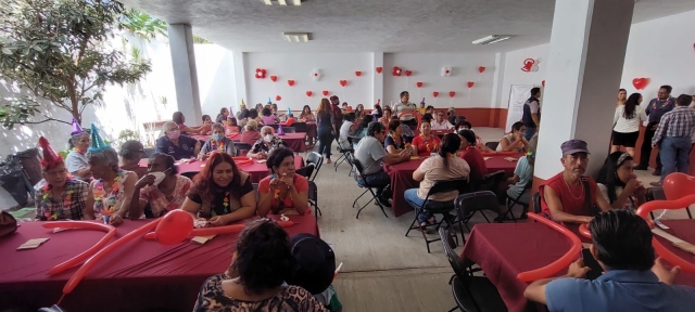 Alcalde de Jiutepec pone en operación comedor comunitario en la colonia Vista Hermosa