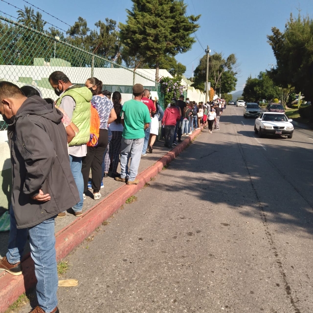 Alta afluencia en aplicación de segunda dosis para rezagados en Cuernavaca y Jiutepec