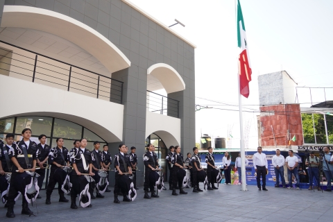Encabeza Santos Tavarez conmemoración del Día de la Bandera