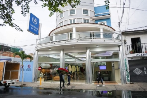 Trasladan restos de &lsquo;El Mencho&rsquo; a cementerio tras velorio en Guadalajara