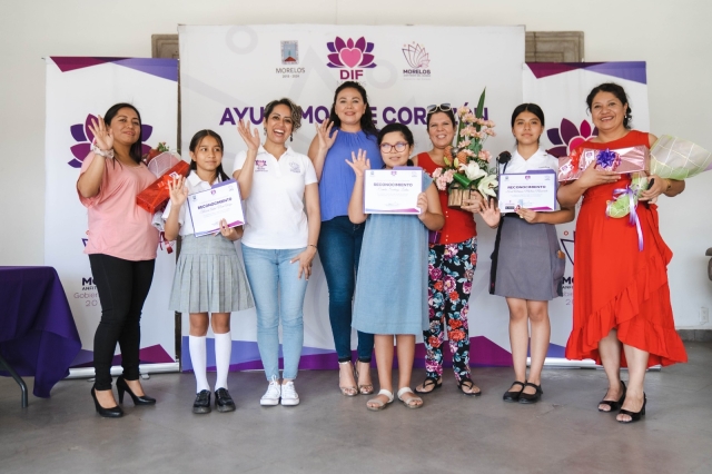 Entrega DIF Morelos premios del concurso &#039;Amor por mi Mamá&#039; 2023