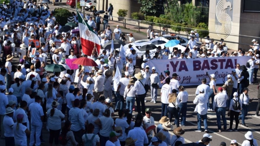 Culiacán: ciudadanos marchan por la paz tras un año de violencia