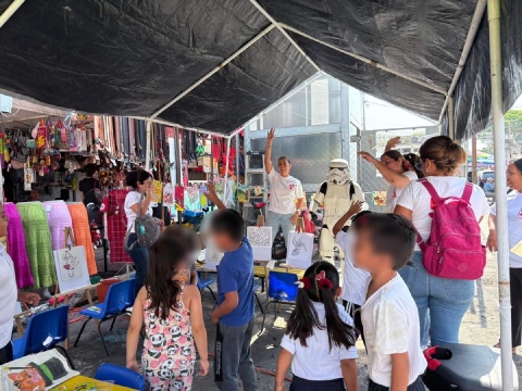 Los festejos comenzaron desde el inicio de esta semana con la instalación de una carpa en la que los niños pudieron jugar y divertirse.