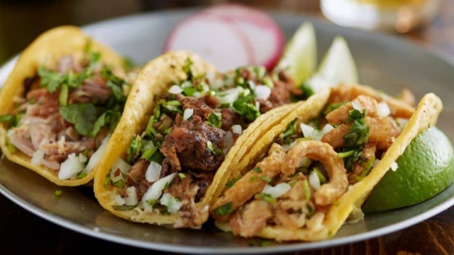 Taquería regala carnitas en la compra de dos limones.