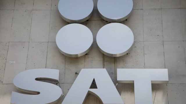 SAT no cobrará ni vigilará los depósitos en efectivo en bancos.