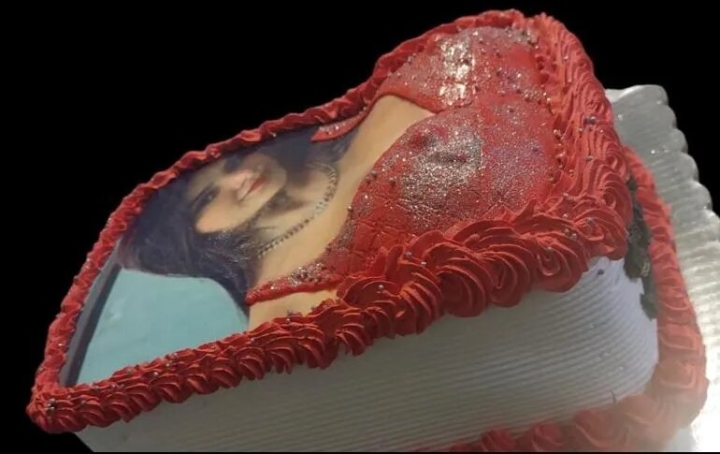 ¿Se te antojó? Crean pastel de Karely Ruiz en 3D