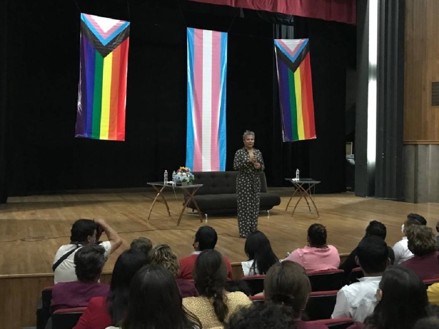 Salma Luévano celebró en Cuautla el Día Internacional del Orgullo LGBTTTI.