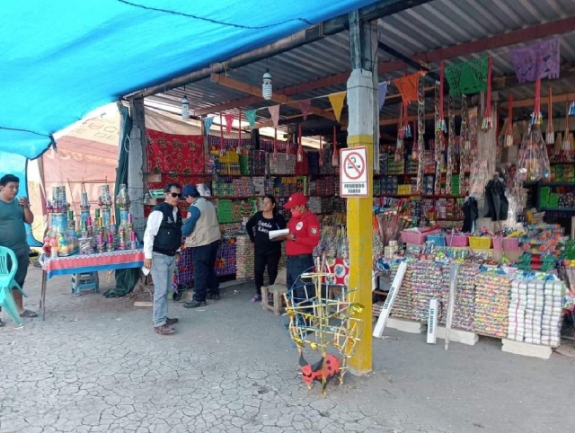 Los vendedores deben contar con el permiso y las respectivas medidas de seguridad.