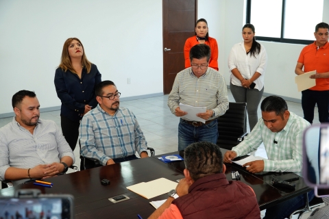 Llevan a cabo firma de actas de entrega-recepción en Ayuntamiento de Emiliano Zapata
