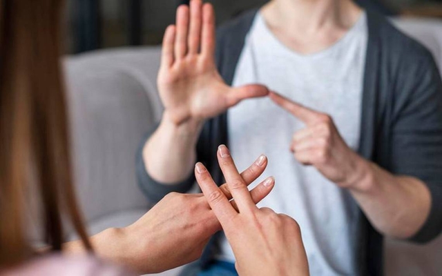 Celebrando la diversidad: Día internacional de las lenguas de señas