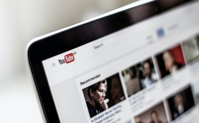 YouTube incorpora reproducción aleatoria y ajusta precios de Premium