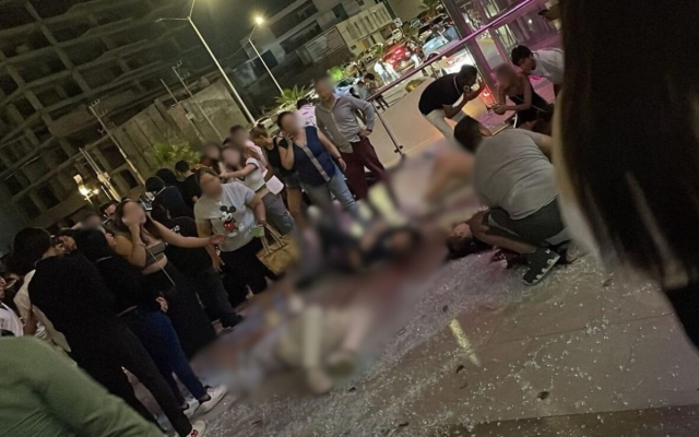 Dos jóvenes fallecen al caer del tercer piso en antro de San Luis Potosí