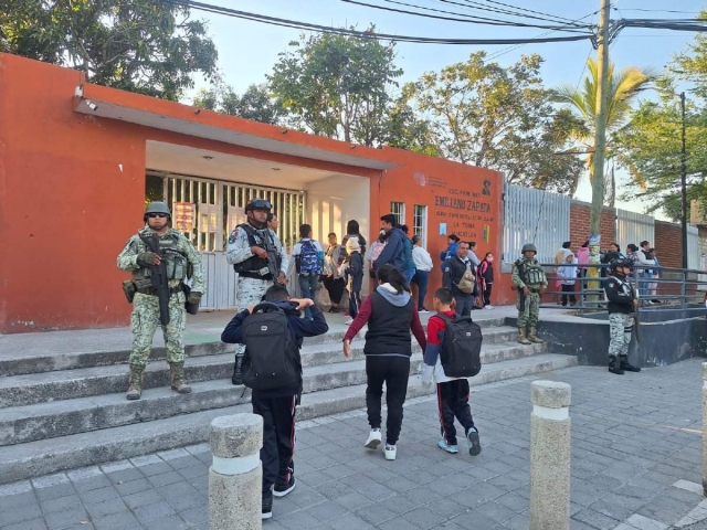 Refuerzan seguridad en escuelas de Miacatl&aacute;n