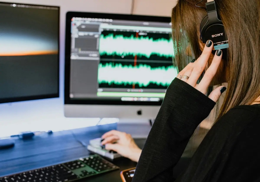 Adobe presenta 'Project Music GenAI Control', plataforma para crear y editar audio con IA