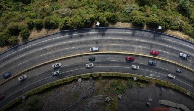 Realizarán trabajos de bacheo profundo en curva de &#039;La Pera&#039; de la autopista México-Cuernavaca