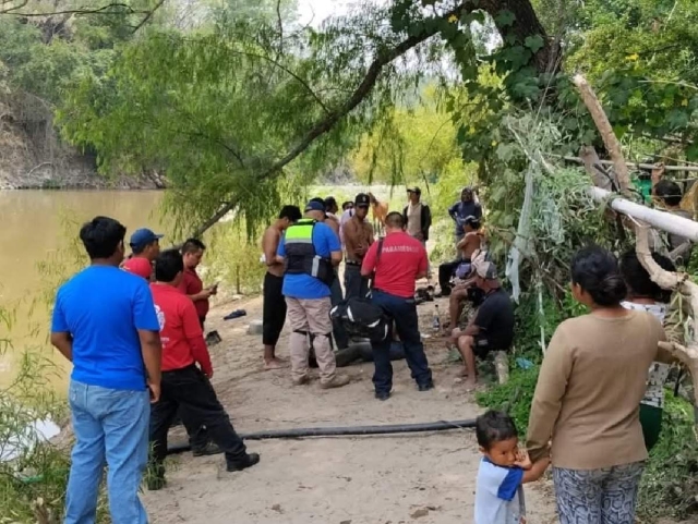 Rescatan con vida a joven tras caer al r&iacute;o Amacuzac