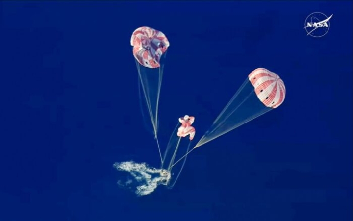 Artemis II regresa de la Luna con exitoso amerizaje en el Pac&iacute;fico