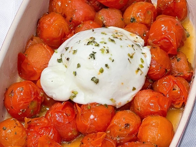 Aperitivo de queso y tomates en freidora, ideal para lucirte en la cena de año nuevo Más dulce que salado