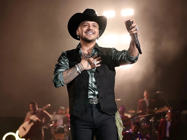 Renuncian abogados de Christian Nodal en medio del conflicto legal con Universal Music